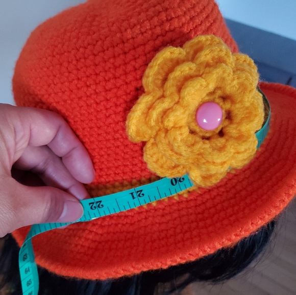 Chochet hat - Picture 7 of 7